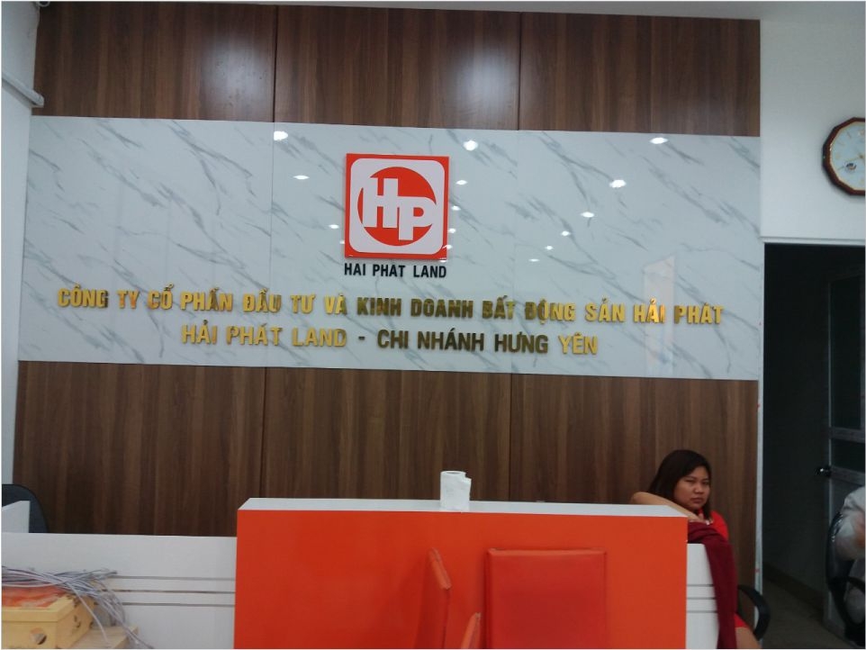 Thi công Backdrop quầy lễ tân chuyên nghiệp